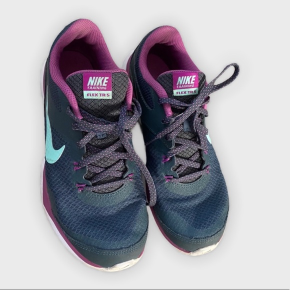 Nike Shoes - nike running training flex tr 5